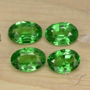Pedras preciosas de Granada Tsavorita Floresta Verde Brilhante natural de 1.65 ct, oval, VS