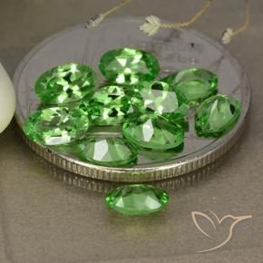 Pedras preciosas de Granada Tsavorita Verde médio natural de 2.68 ct, oval, VS