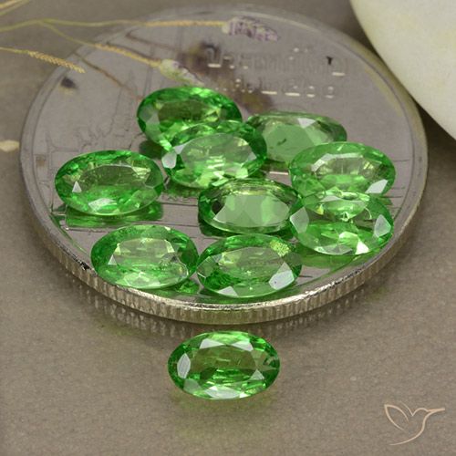 2.33ctw Natural Verde claro Granada Tsavorita, oval, VS