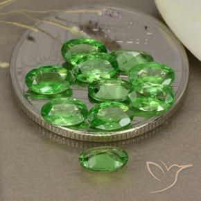 Pedras preciosas de Granada Tsavorita Verde claro natural de 2.33 ct, oval, VS