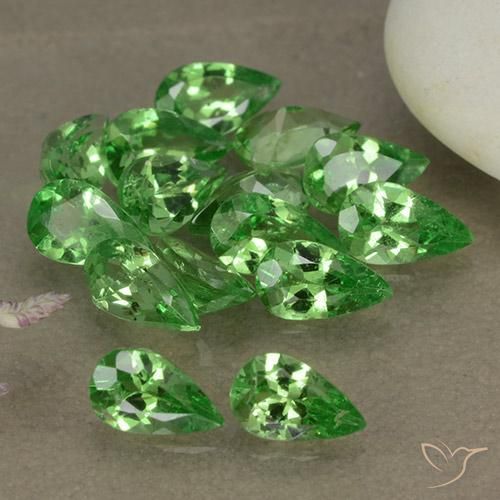 Pedras preciosas de Granada Tsavorita Verde claro natural de 3.33 ct, Formato de pêra, VS