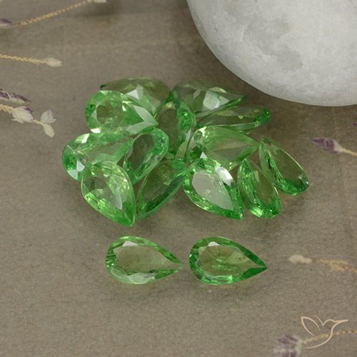 2.81ctw Natural verde vivo Granada Tsavorita, Formato de pêra, VS
