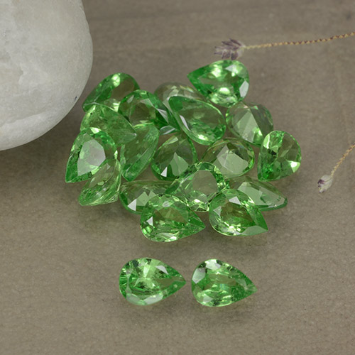 Pedras preciosas de granada tsavorita verde natural de 2,99 ct, formato de pêra, VS