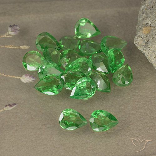 2.48ctw Natural Floresta Verde Brilhante Granada Tsavorita, Formato de pêra, VS