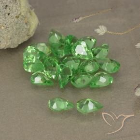 Pedras preciosas de Granada Tsavorita verde vivo natural de 2.85 ct, Formato de pêra, VS