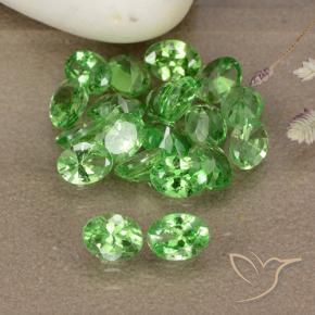 Pedras preciosas de Granada Tsavorita Verde médio natural de 3.77 ct, oval, VS