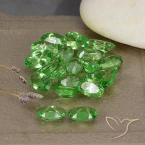 Pedras preciosas de Granada Tsavorita verde intenso natural de 4.86 ct, oval, VS