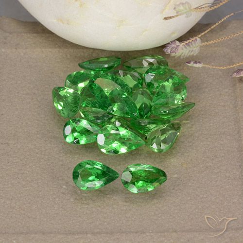 3.47ctw Natural Verde claro Granada Tsavorita, Formato de pêra, VS
