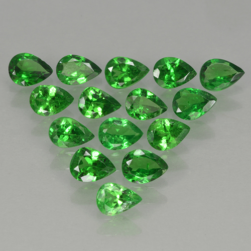Pedras preciosas de Granada Tsavorita Verde médio natural de 2.29 ct, Formato de pêra, VS