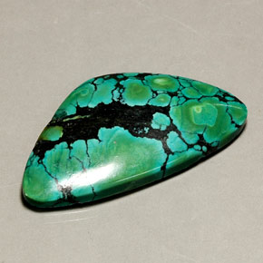 Turquesa verde natural 31,36ct, forma extravagante, opaco