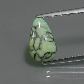 Turquesa verde natural 2,02ct, formato de pêra, opaco