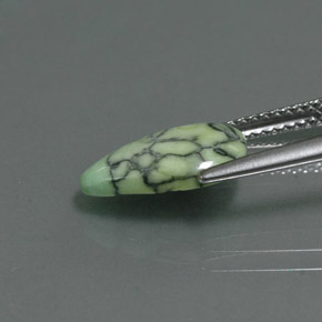 Turquesa verde natural 2,02ct, formato de pêra, opaco