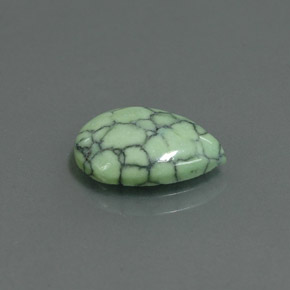 Turquesa verde natural 2,41ct, formato de pêra, opaco