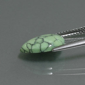 Turquesa verde natural 2,41ct, formato de pêra, opaco