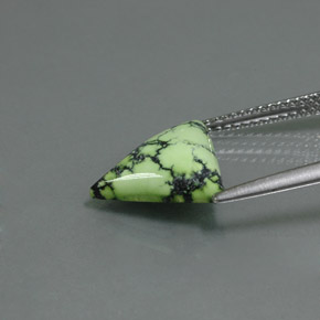 Turquesa verde natural 2,48ct, trillion, opaco
