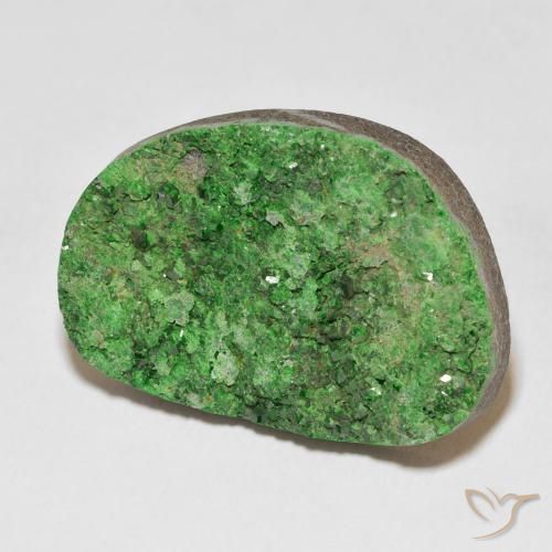 Uvarovita Garnet Drusy Verde médio Natural 46.78ct, Chique, Opaco