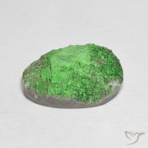 Uvarovita Garnet Drusy Verde médio Natural 14.79ct, oval, Opaco