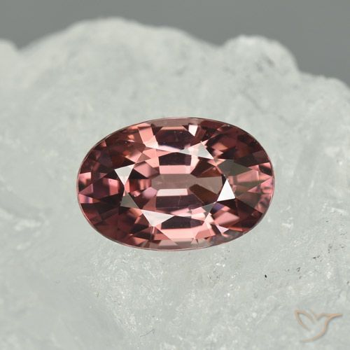Zircão Vermelho escuro Natural 3,93ct, Corte Oval, VVS