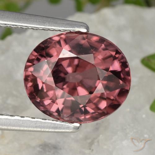 2.94ct Natural Vermelho escuro Zircão, oval, VVS-VS