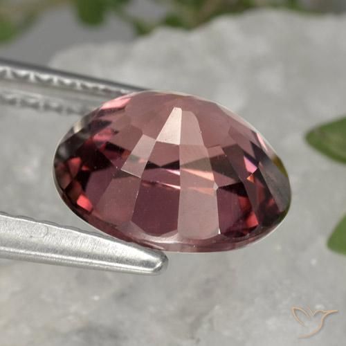 Zircão Vermelho escuro Natural 2.94ct, Corte Oval, VVS-VS
