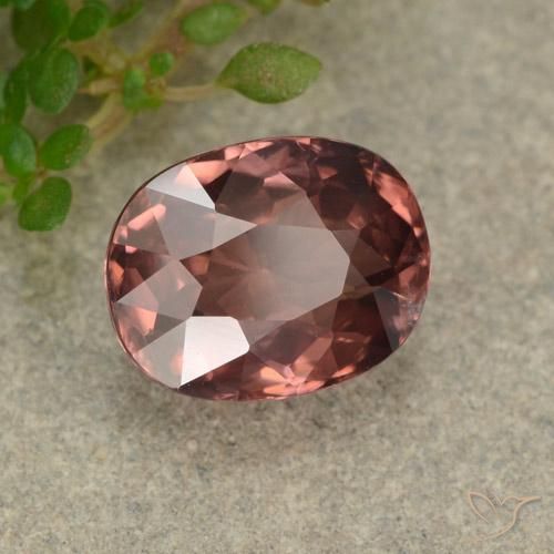 Zircão Vermelho escuro Natural 3.51ct, oval, VVS-VS