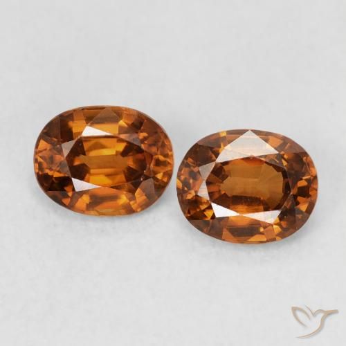 1.18ctw Natural Medium Dark-Orange Zircão, oval, VVS